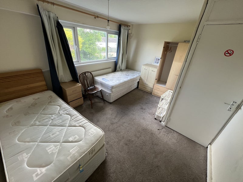 Room Astley Close in Redditch
