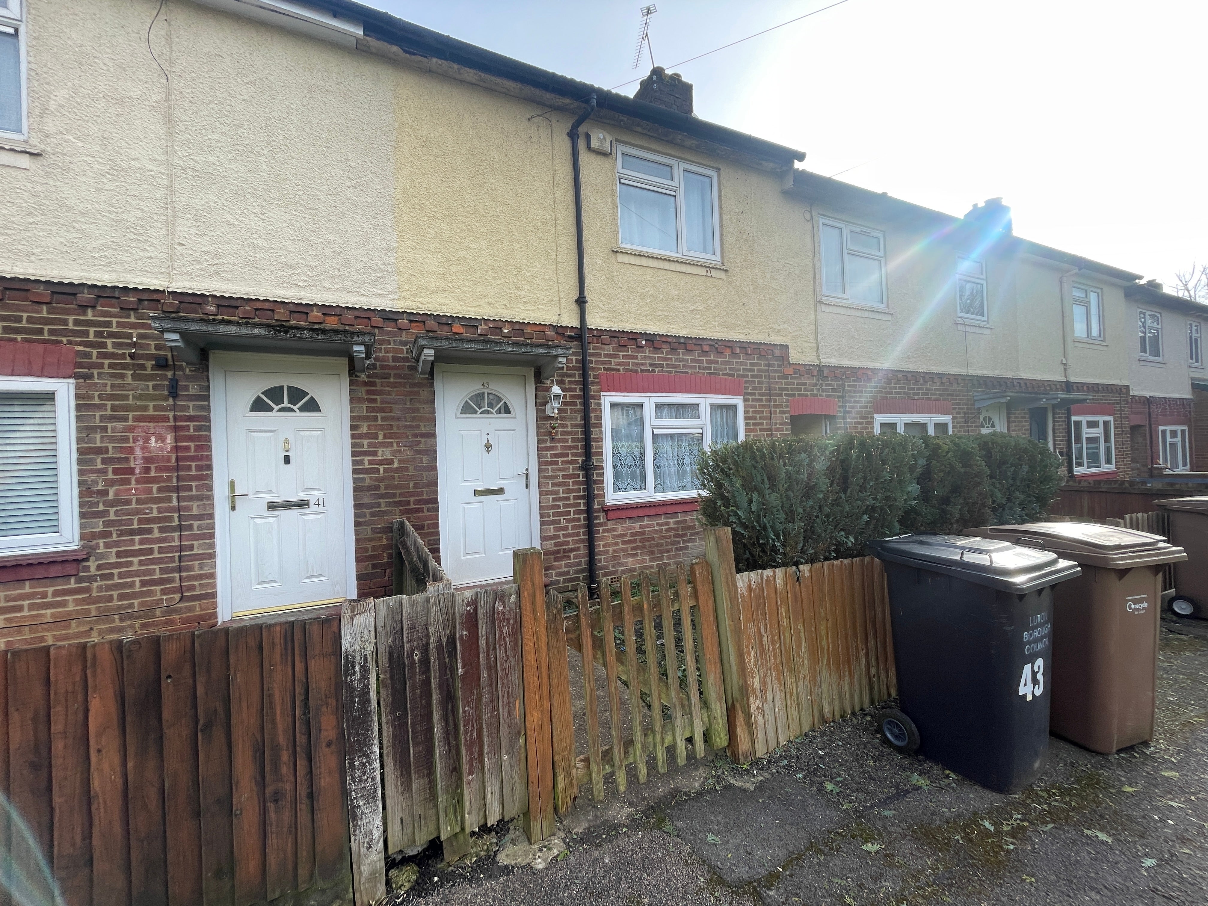 House Whitecroft Road in Luton