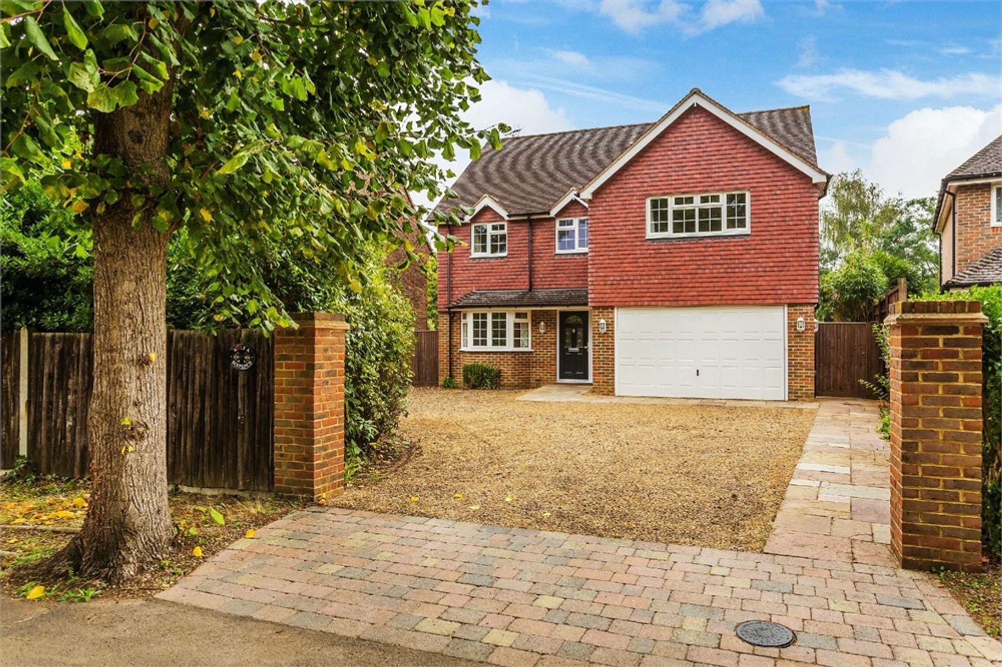 House Midway in Elmbridge