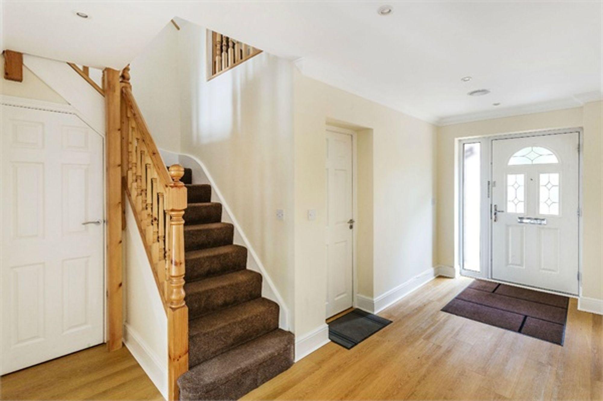 House Midway in Elmbridge