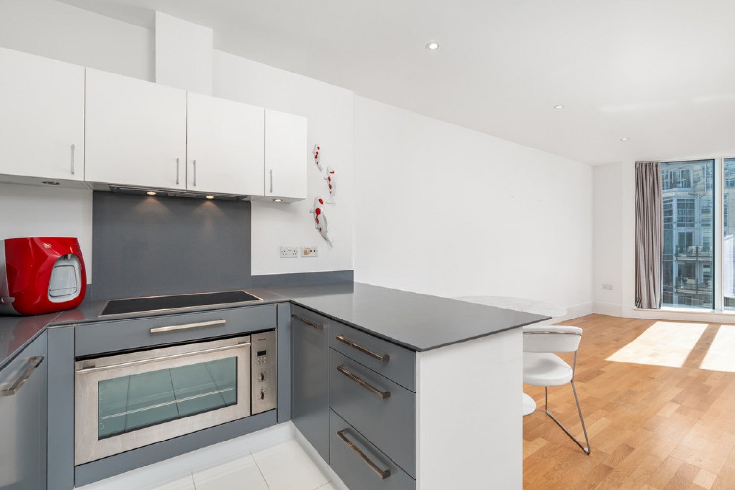 Flat Juniper Drive in Greater London