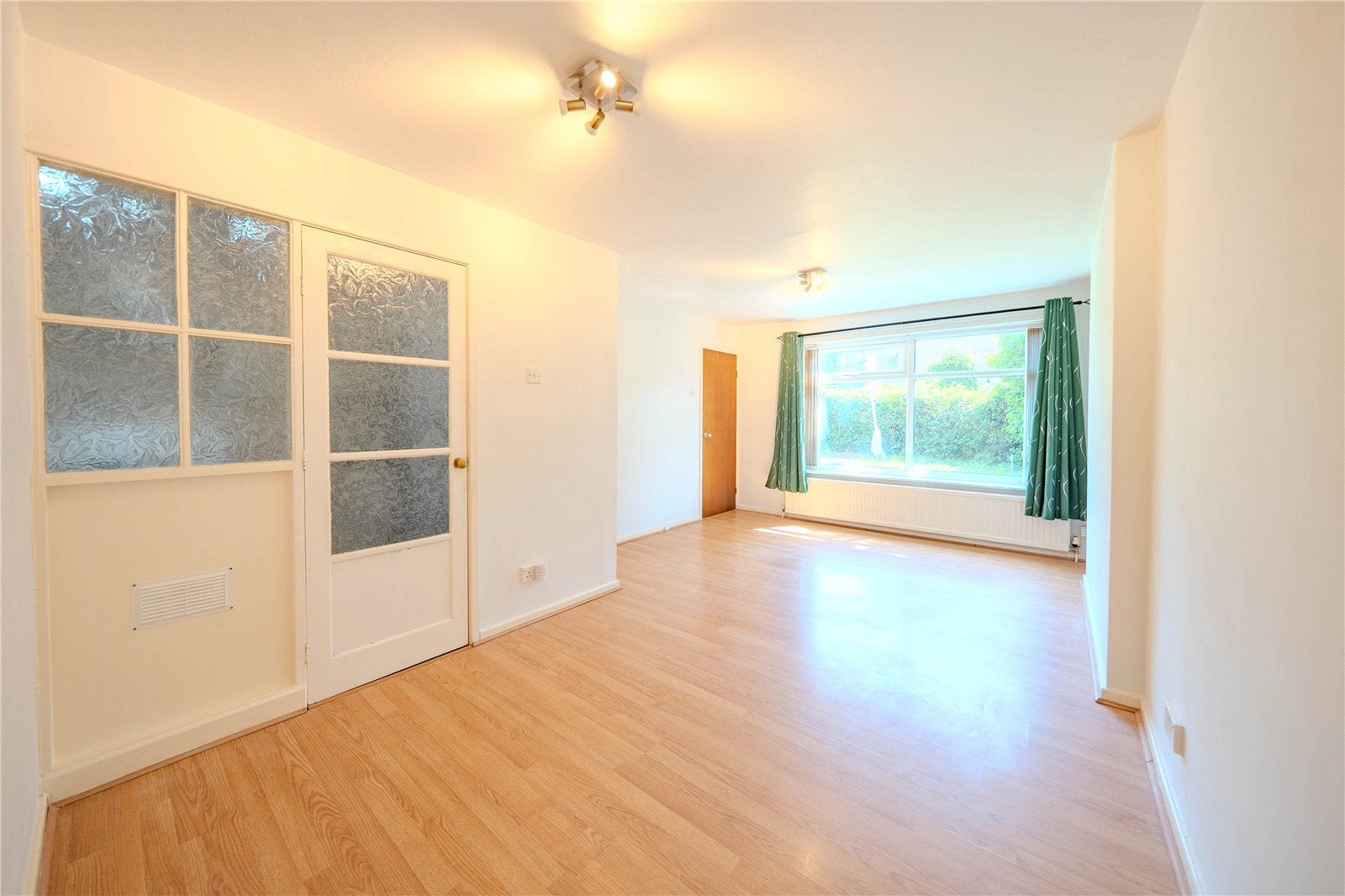 Flat Wycliffe Drive in Leeds