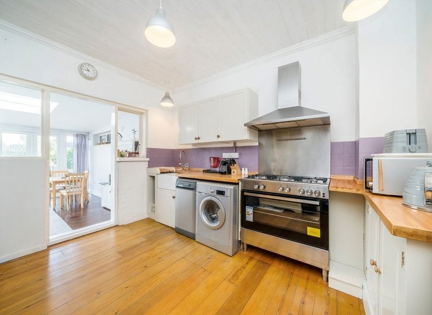 House Gladstone Road in Greater London