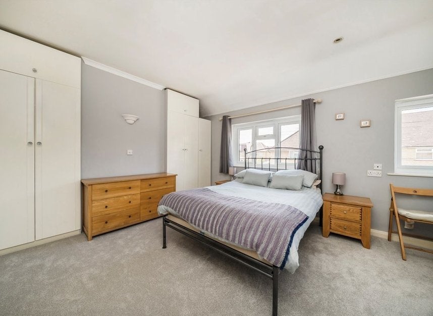 House Gladstone Road in Greater London