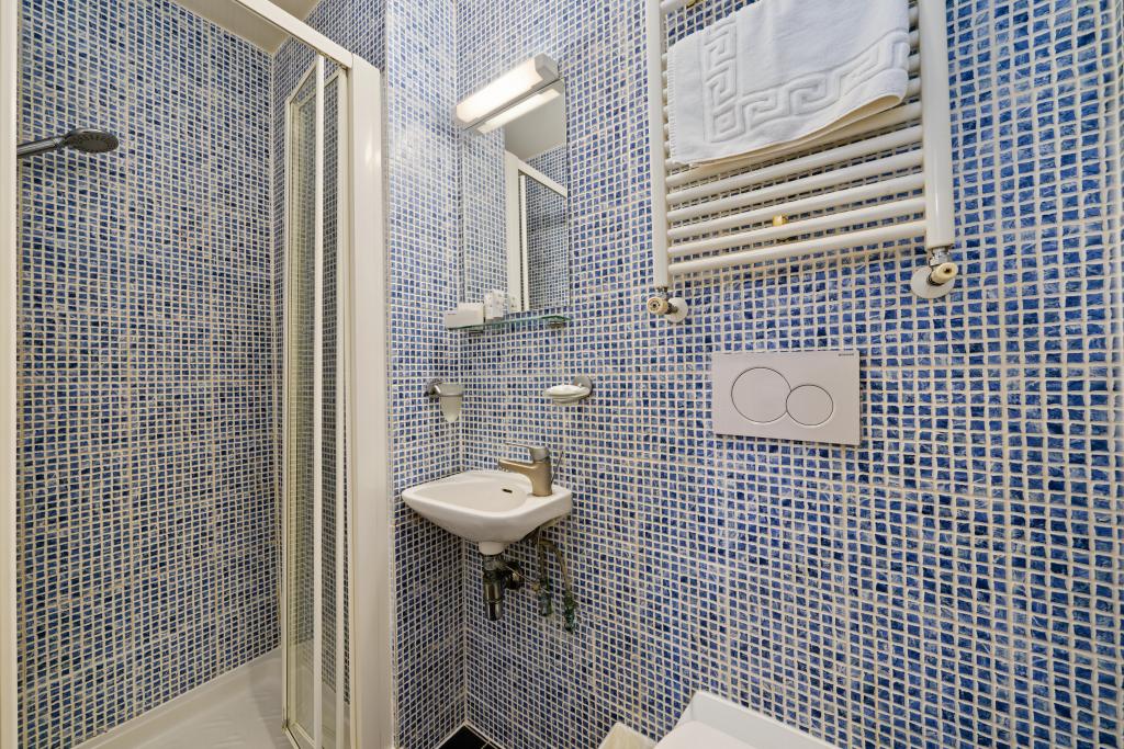 Flat Cartwright Gardens in Greater London