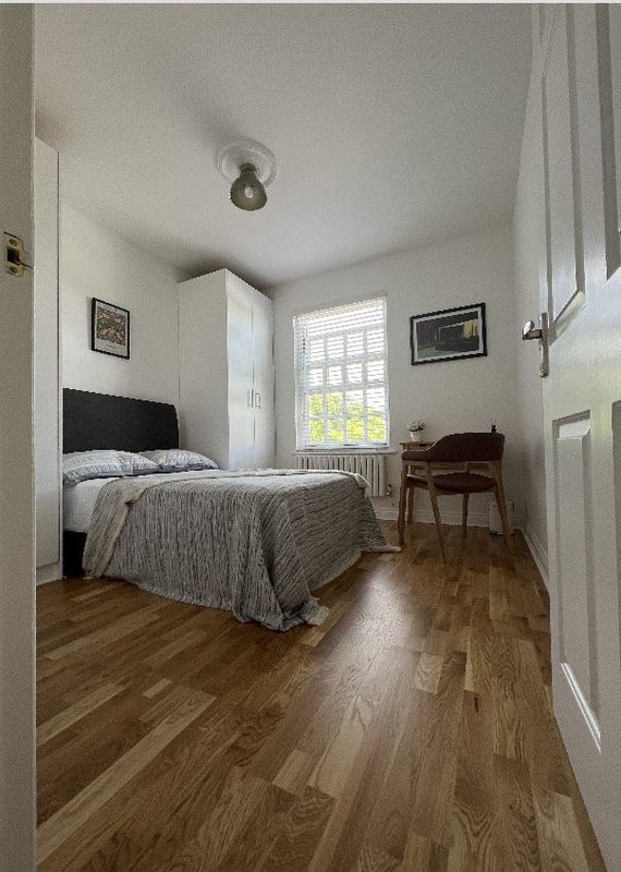Room Donovan Place in Greater London