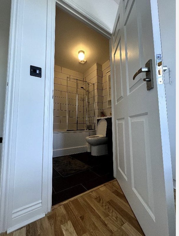 Room Donovan Place in Greater London