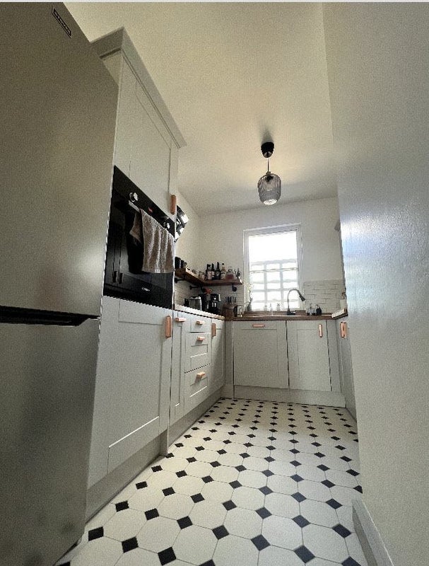 Room Donovan Place in Greater London