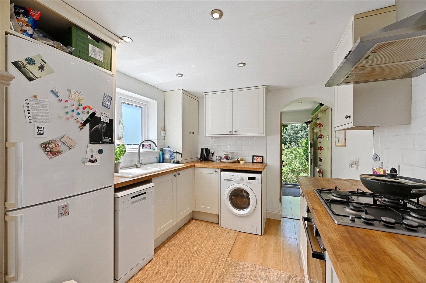 Flat Askew Road in Greater London