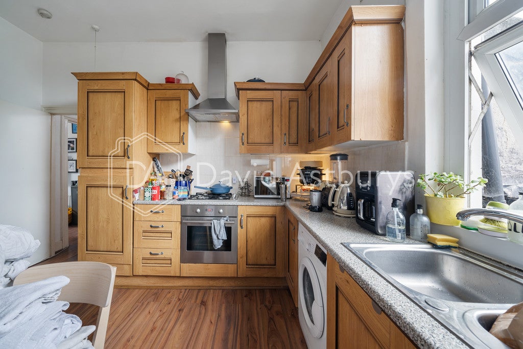Flat Highbury Hill in Greater London