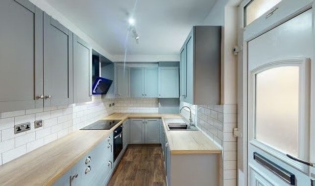 Room Sharrow Vale Road in Sheffield