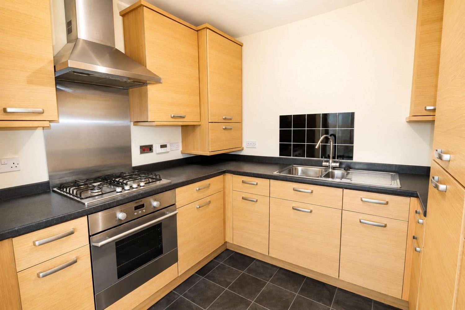 Flat Lamerton Avenue in Newcastle upon Tyne