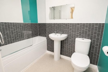 Flat Lamerton Avenue in Newcastle upon Tyne