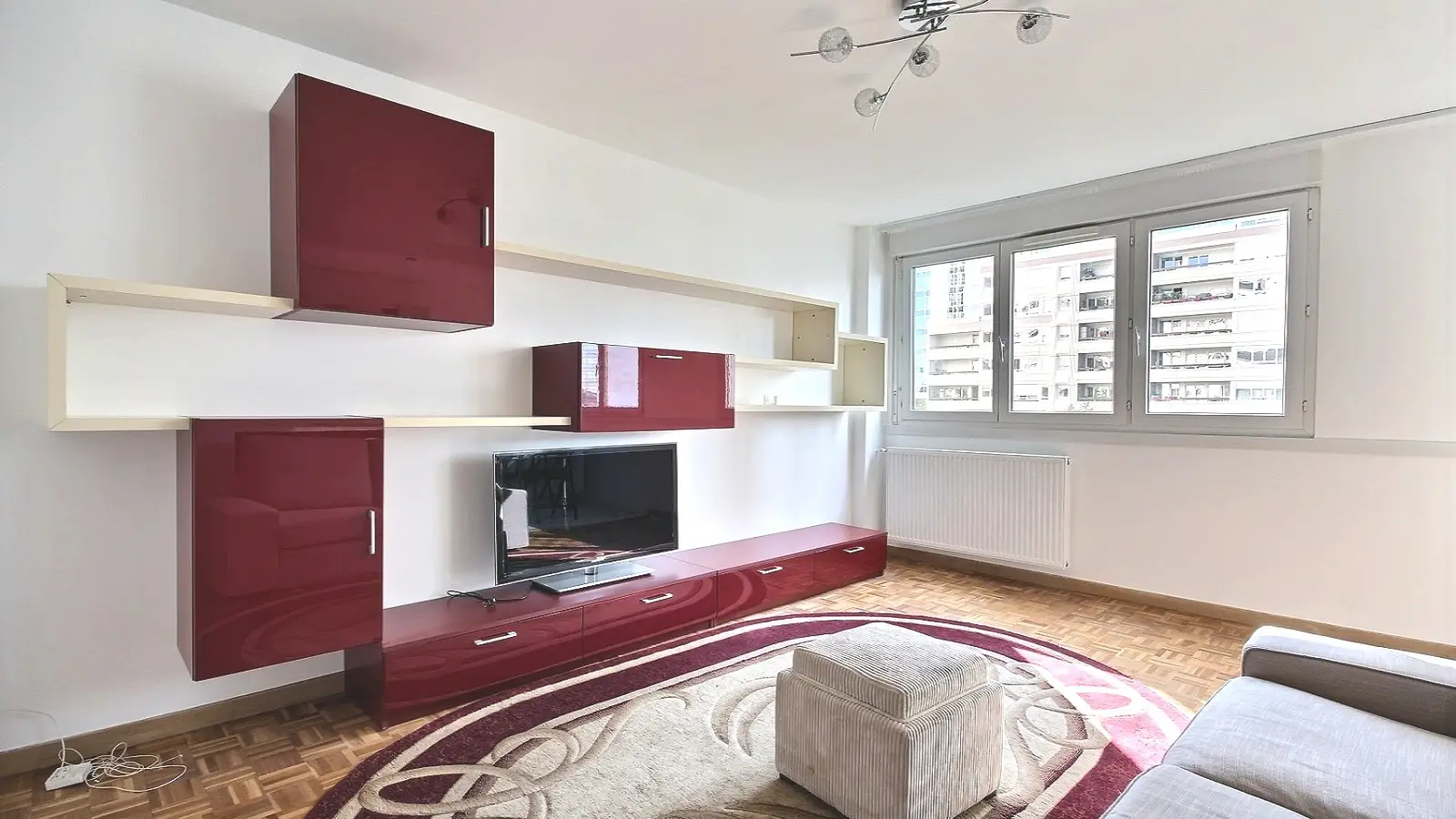 Flat Square Henri Regnault in Courbevoie