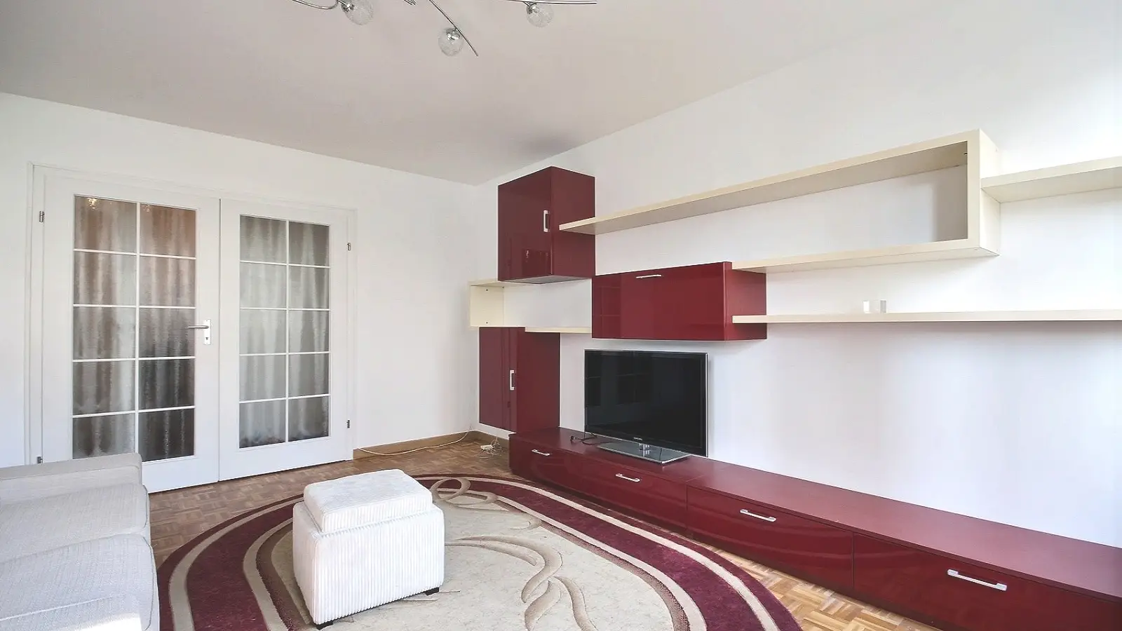 Flat Square Henri Regnault in Courbevoie
