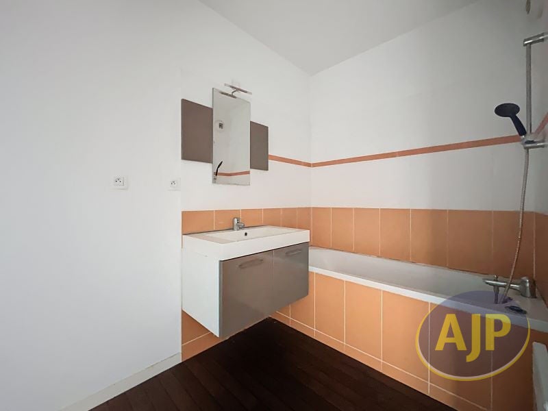 Appartement Chemin des Châtaigneraies à Blanquefort-sur-Briolance