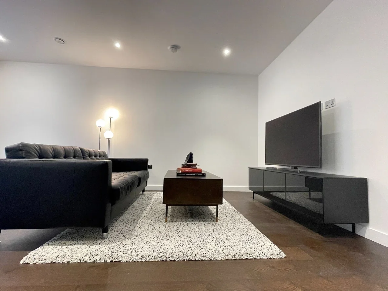 Flat Lanchester Way in Greater London