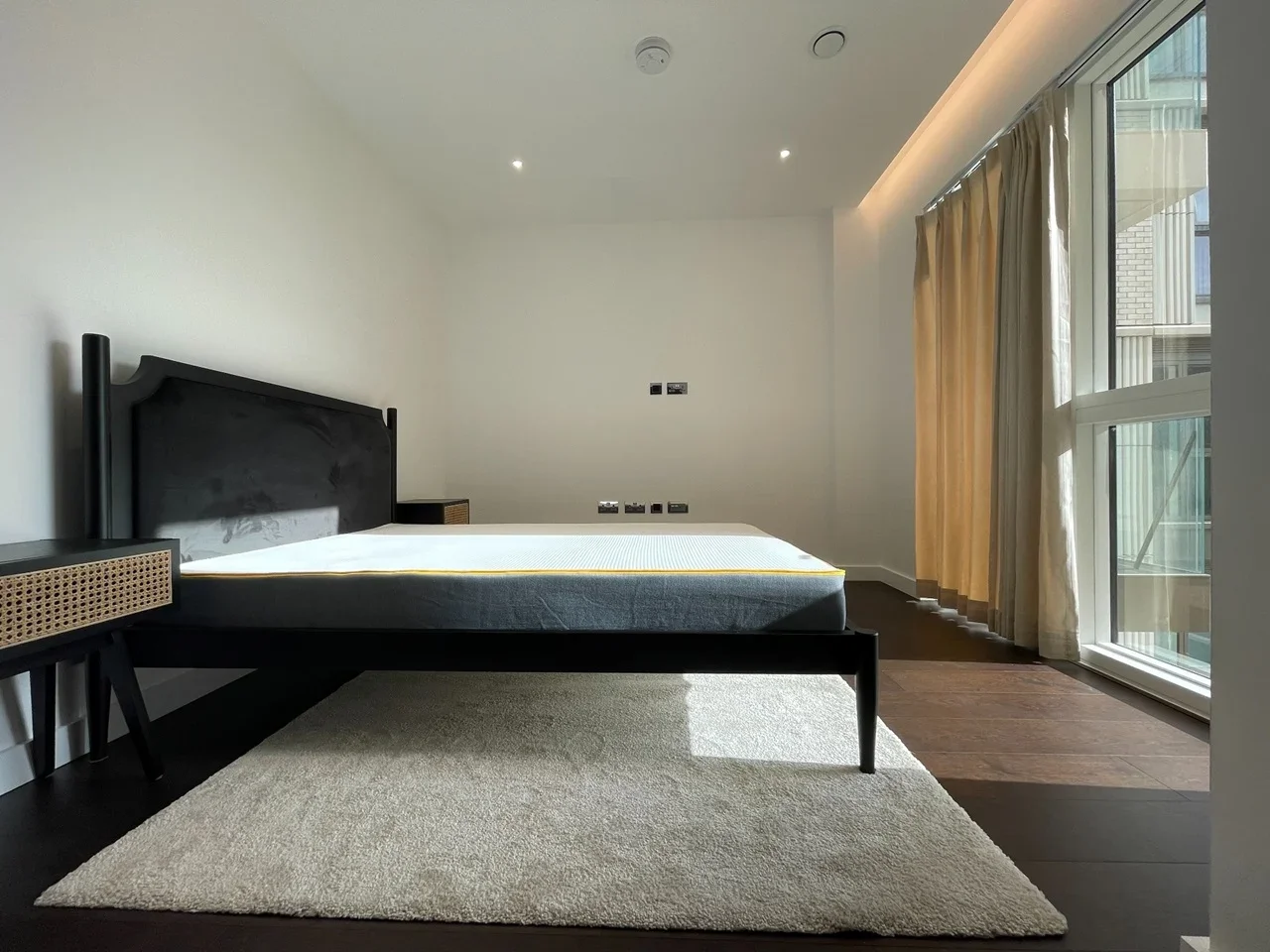 Flat Lanchester Way in Greater London