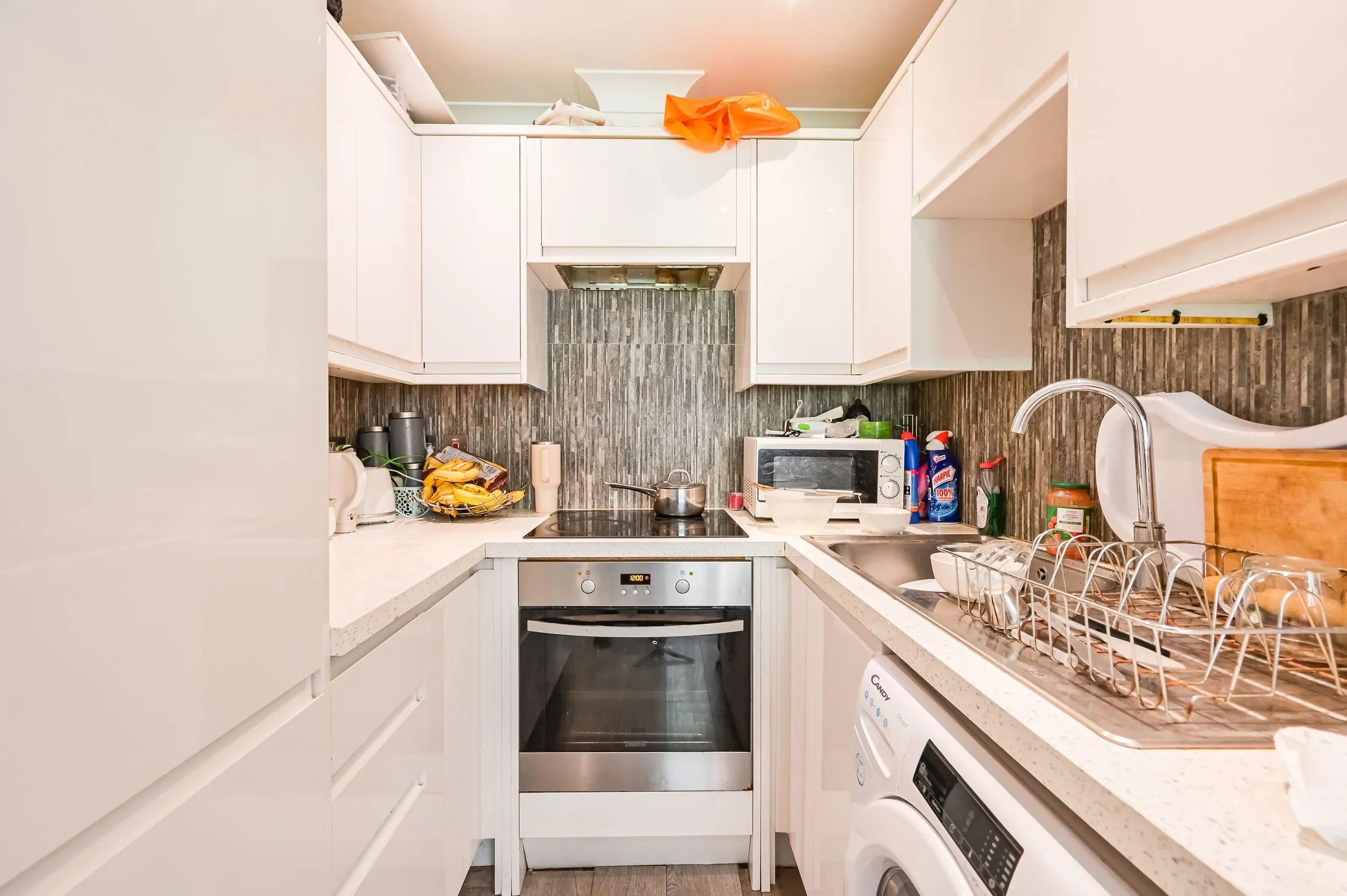 Flat Whymark Avenue in Greater London