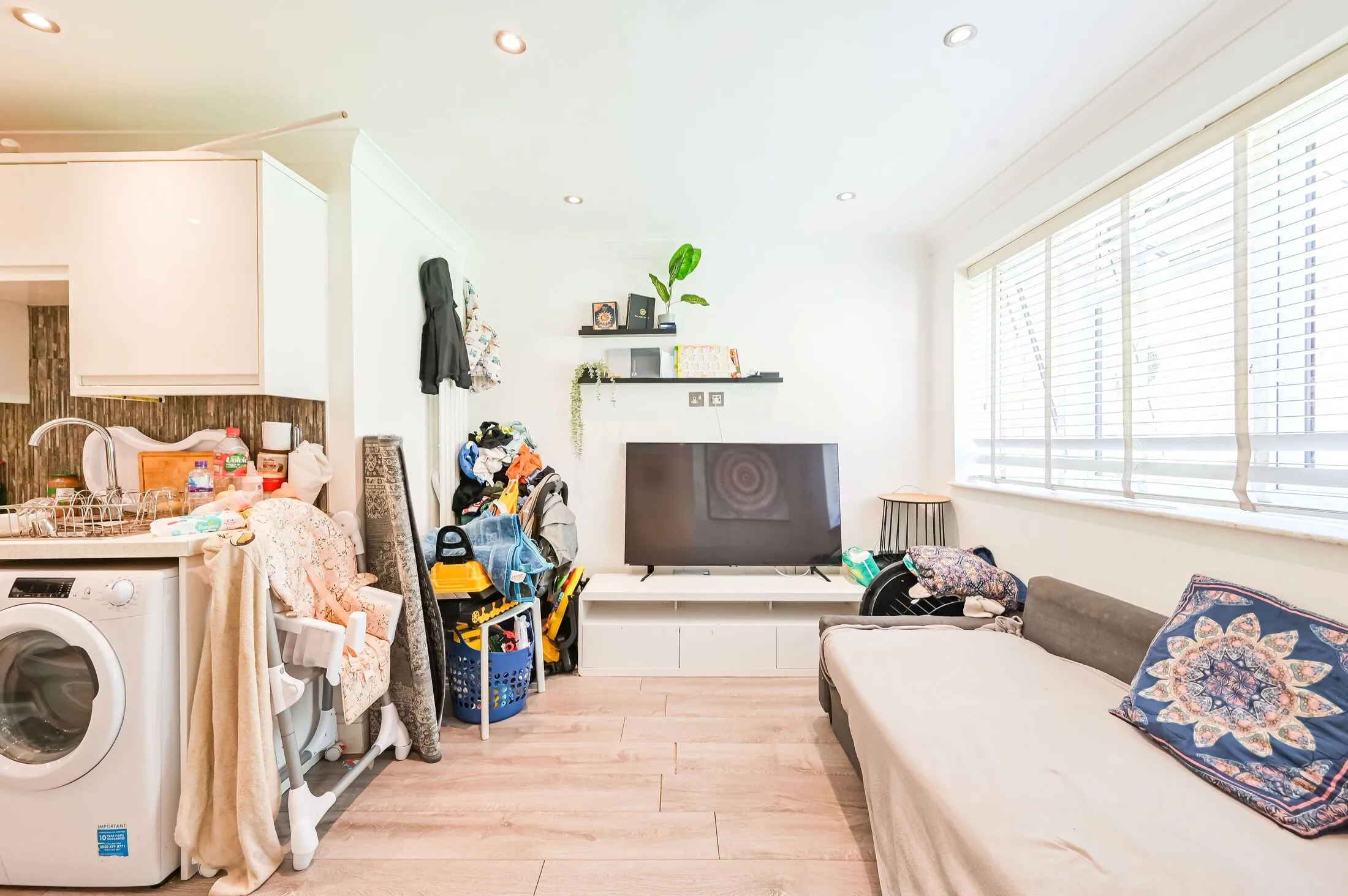 Flat Whymark Avenue in Greater London