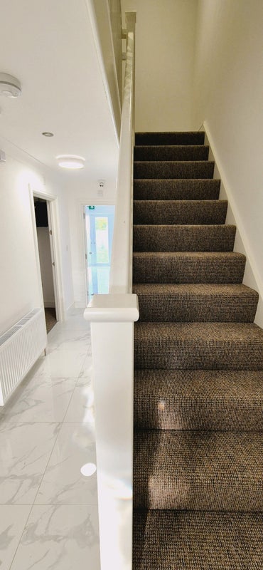 Room Burgett Road in Slough