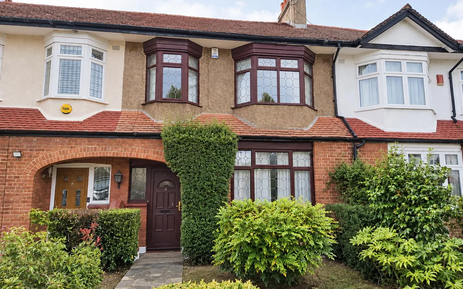 Room Halstead Road in Greater London
