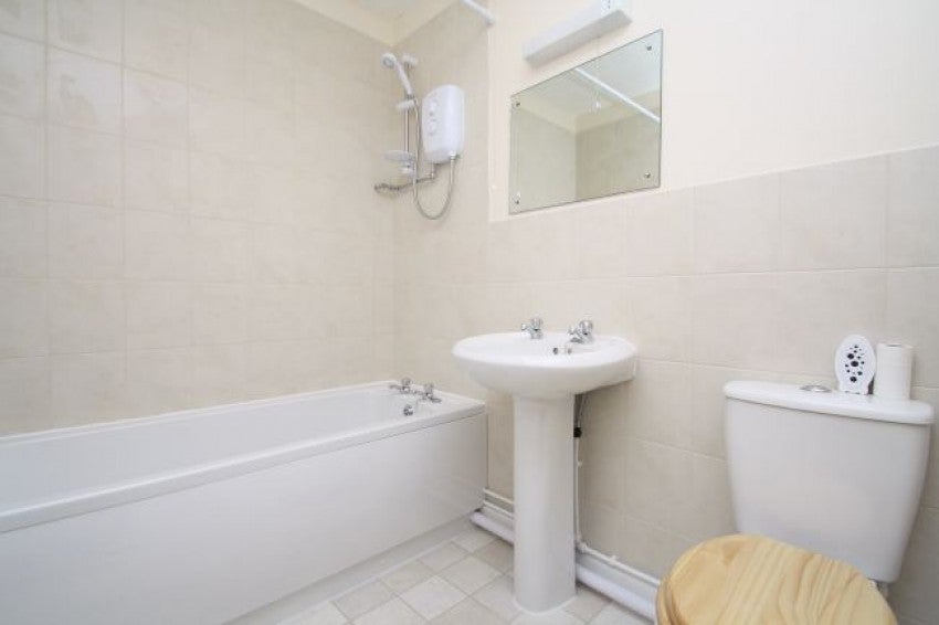 Flat Sidney Road in Borough of Spelthorne