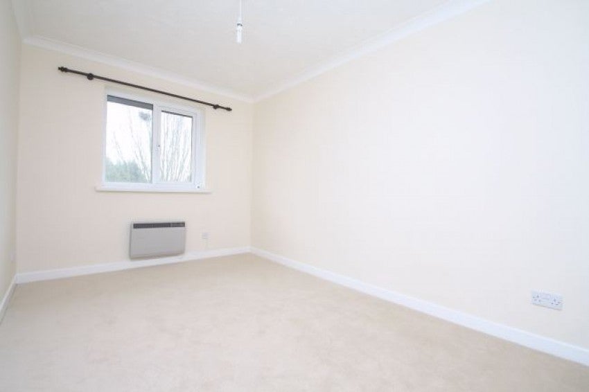 Flat Sidney Road in Borough of Spelthorne