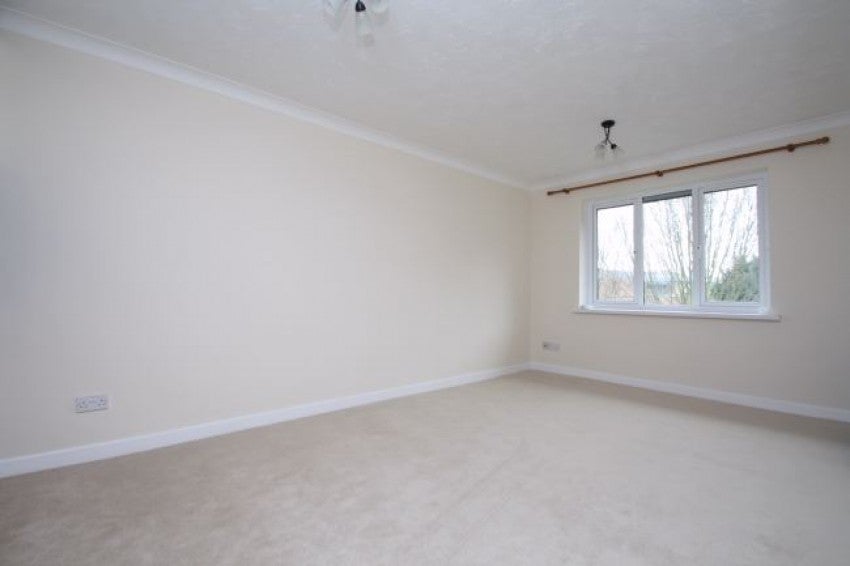 Flat Sidney Road in Borough of Spelthorne