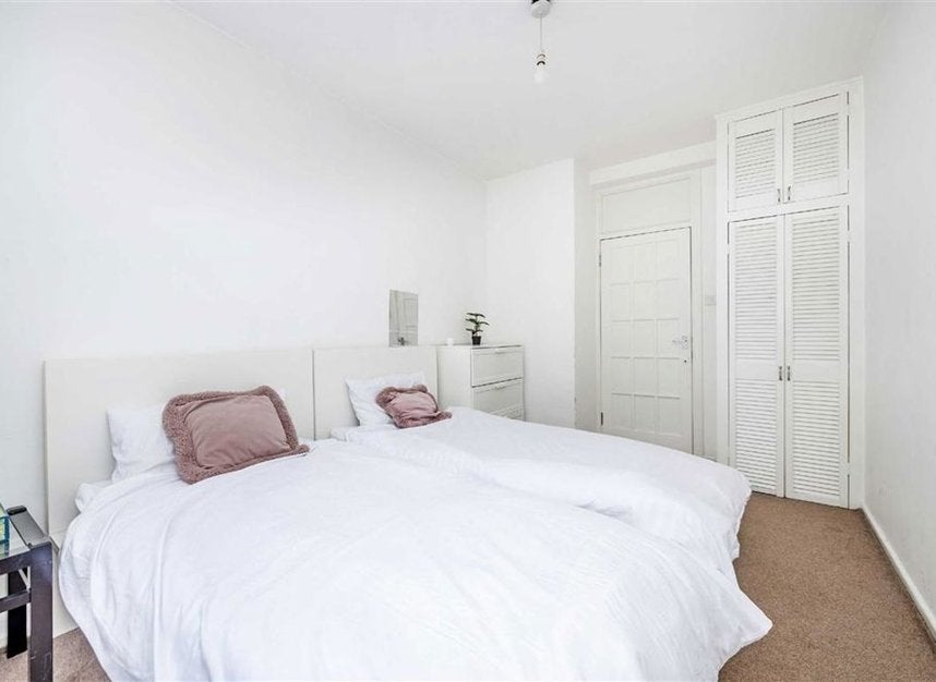Flat Hyde Park Square in City of Westminster