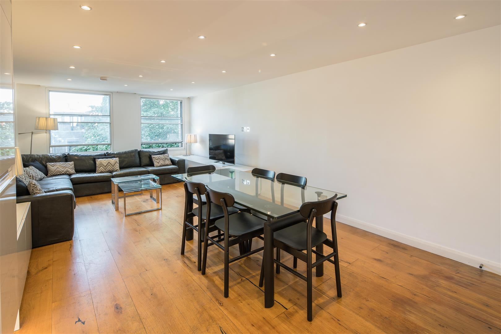 Flat Queensborough Terrace in City of Westminster