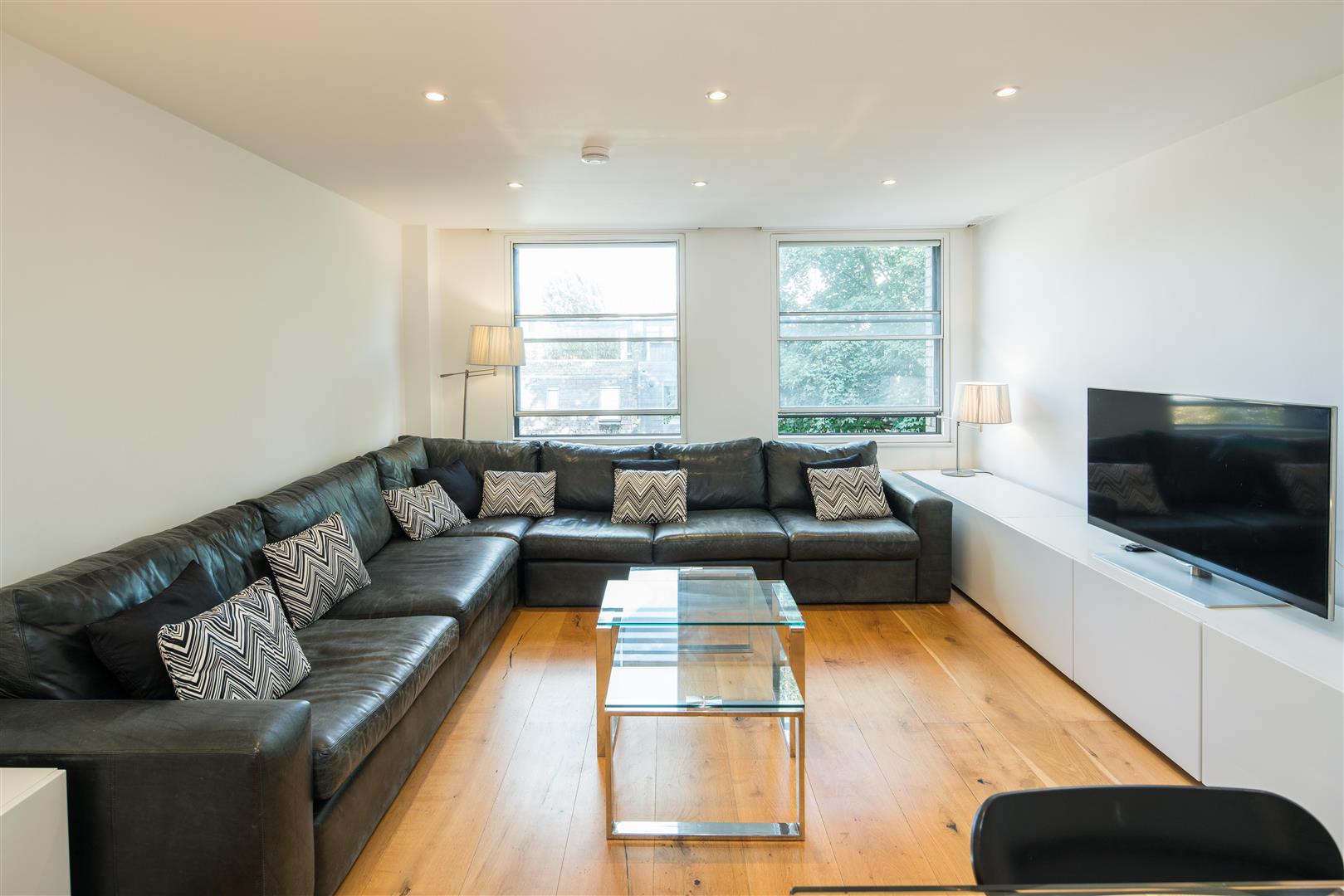 Flat Queensborough Terrace in City of Westminster