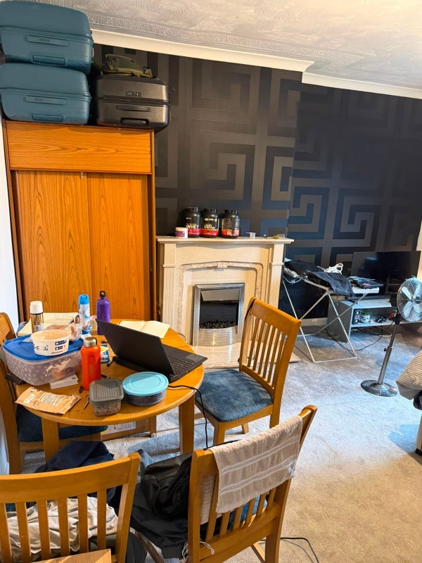 Room Nettlehill Road in Uphall Station