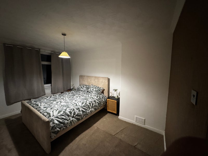 Room Nettlehill Road in Uphall Station
