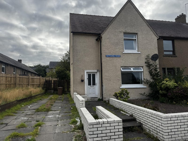 Room Nettlehill Road in Uphall Station