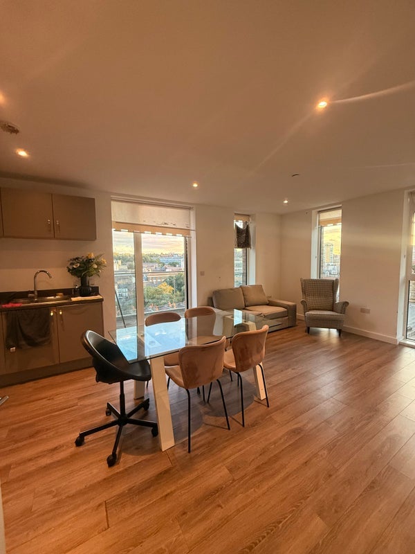 Room Plumstead Road in Greater London