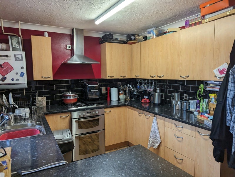 Room Apple Close in Poole