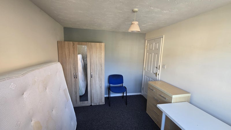 Room Gillquart Way in Coventry