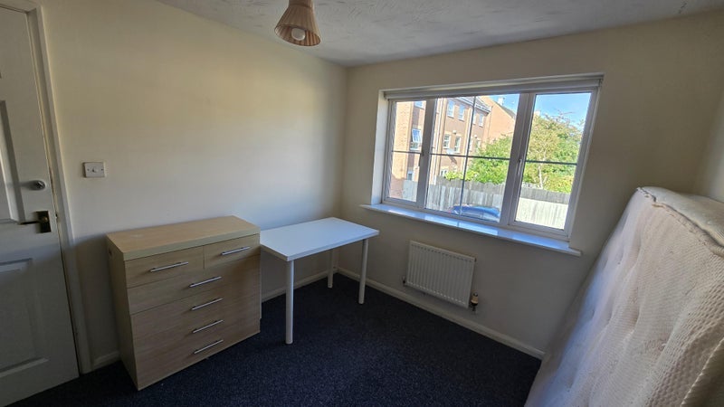 Room Gillquart Way in Coventry