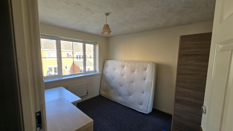 Room Gillquart Way in Coventry