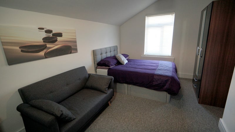 Room Sturdon Road in Bristol