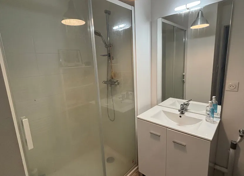 Flat Rue Commandant Drogou in Brest