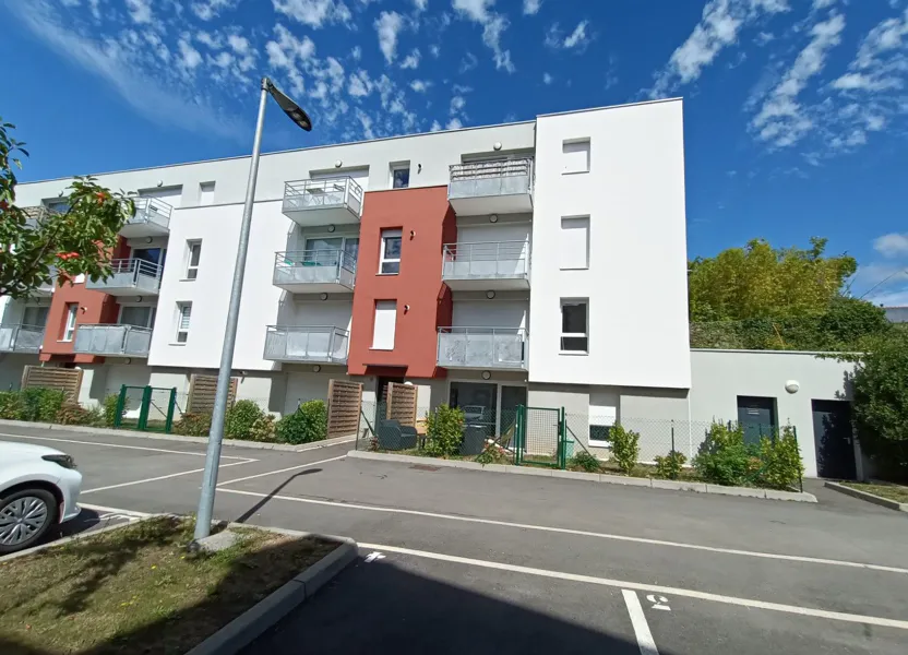 Flat Rue Commandant Drogou in Brest