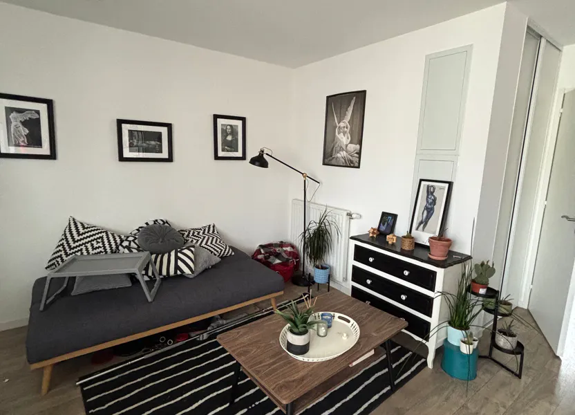 Flat Rue Commandant Drogou in Brest