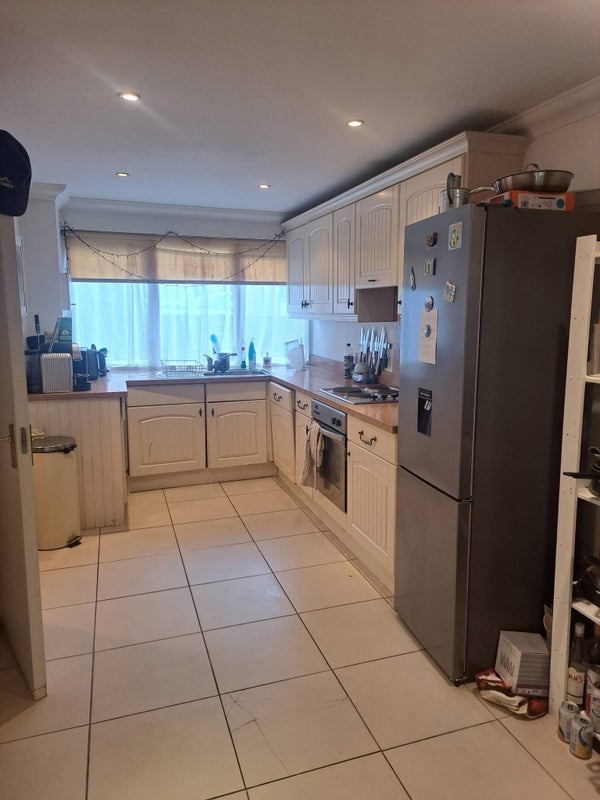 Room Maysoule Road in Greater London