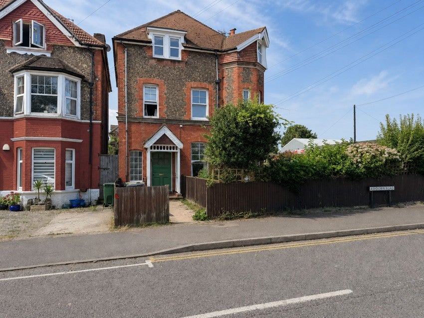 Flat Ashdown Road in Rother