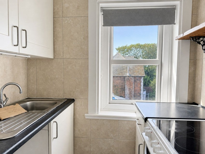 Flat Ashdown Road in Rother