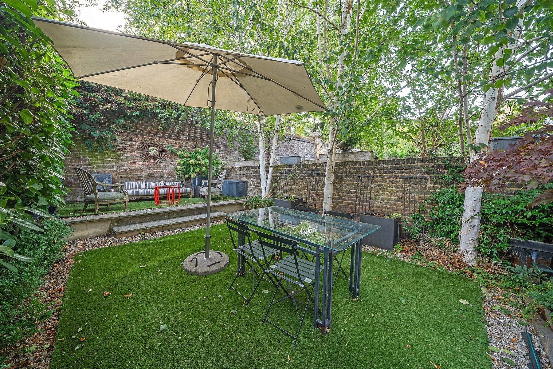 Flat Finborough Road in Greater London