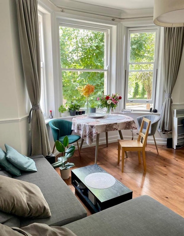 Room Willesden Lane in Greater London