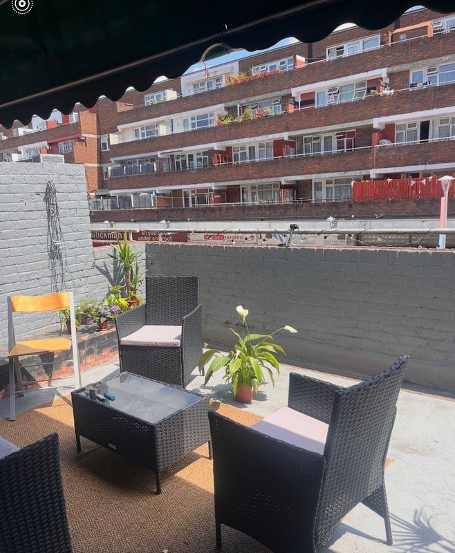 Room Watney Market in Greater London